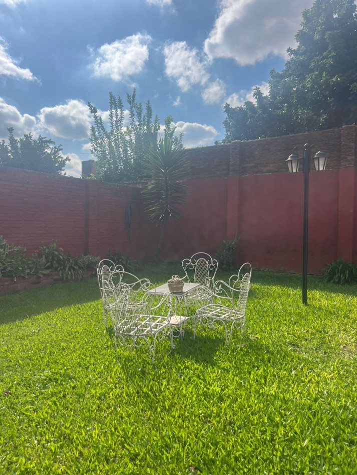 CASA DE TRES DORMITORIOS CON PILETA EN BRASIL AL 500 YERBA BUENA