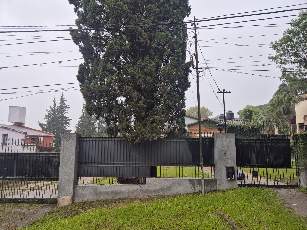 CASA A REMODELAR EN EL CORTE A METROS DE LA ROTONDA SOBRE AVENIDA ACONQUIJA AL 3000 YERBA BUENA APTA CREDITO 