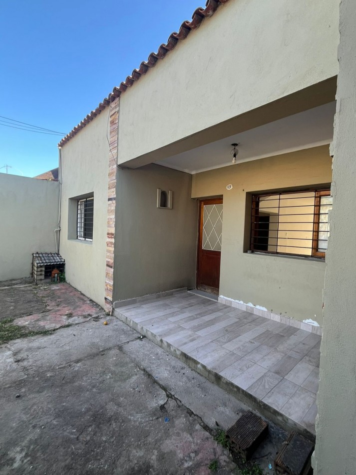 CASA DE DOS DORMITORIOS EN SAAVEDRA AL 600 A UNA CUADRA DE AVENIDA EJERCITO DEL NORTE