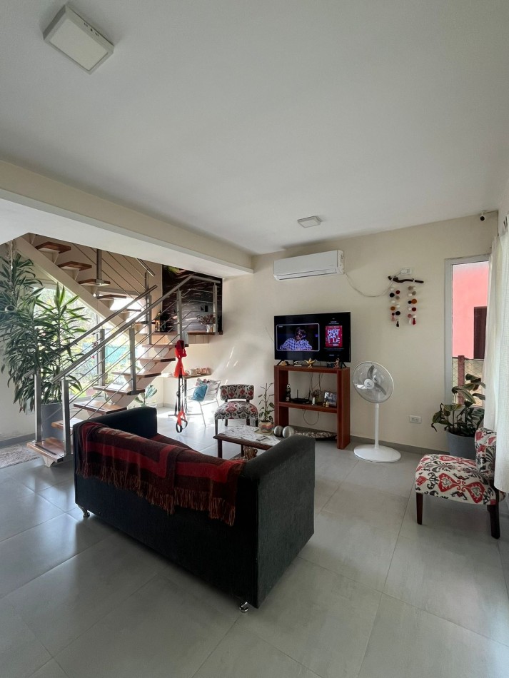 IMPORTANTE CASA EN COUNTRY PINAR 1 EN TAFI VIEJO LOTE CENTRAL