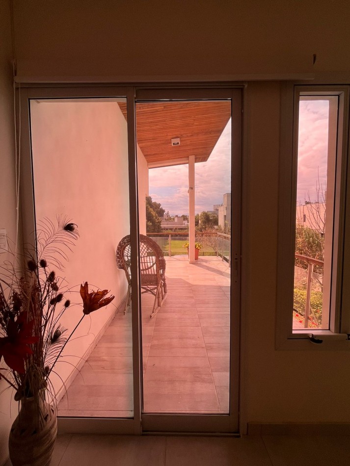 IMPORTANTE CASA EN COUNTRY PINAR 1 EN TAFI VIEJO LOTE CENTRAL