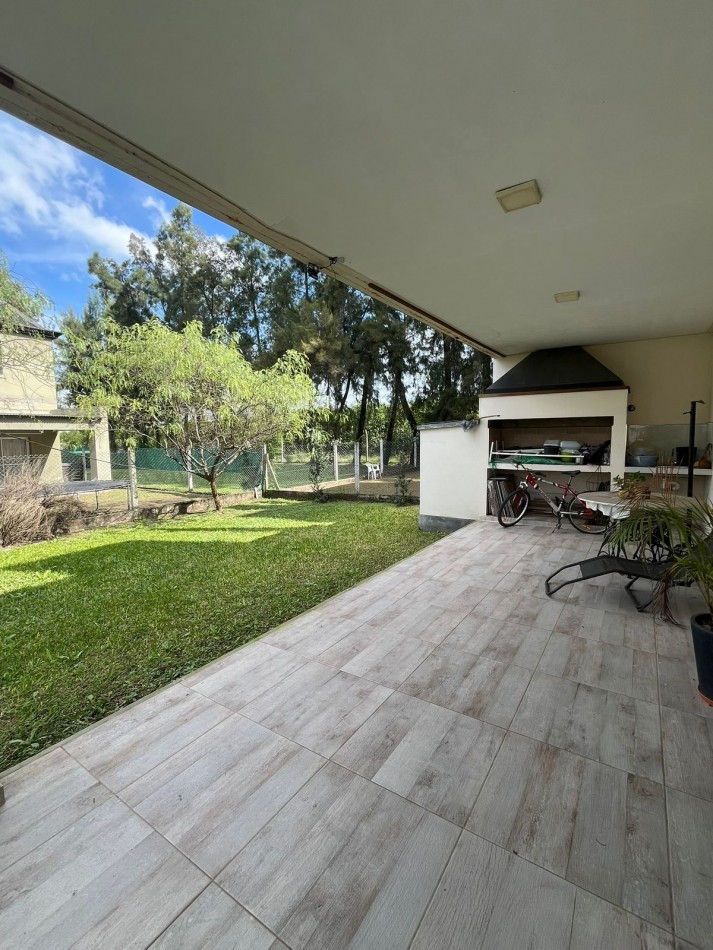 IMPORTANTE CASA EN COUNTRY PINAR 1 EN TAFI VIEJO LOTE CENTRAL