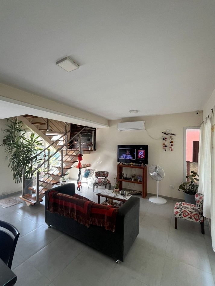 IMPORTANTE CASA EN COUNTRY PINAR 1 EN TAFI VIEJO LOTE CENTRAL