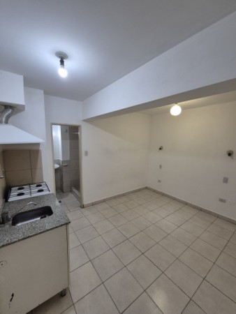 MONOAMBIENTE CON BALCON INTERNO EN BARRIO SUR ENTRE RIOS 749