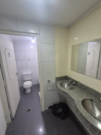 Casa con fin comercial en Jujuy 135 ideal Centro Medico, Terapeutico, etc