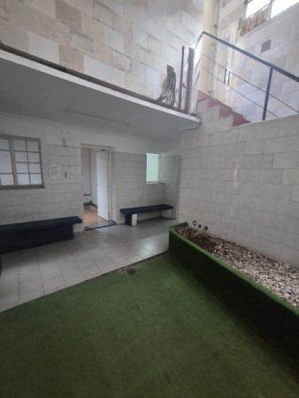 Casa con fin comercial en Jujuy 135 ideal Centro Medico, Terapeutico, etc