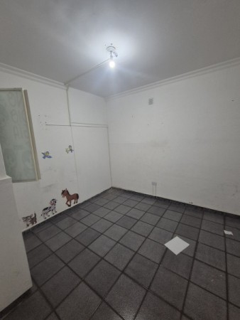 Casa con fin comercial en Jujuy 135 ideal Centro Medico, Terapeutico, etc