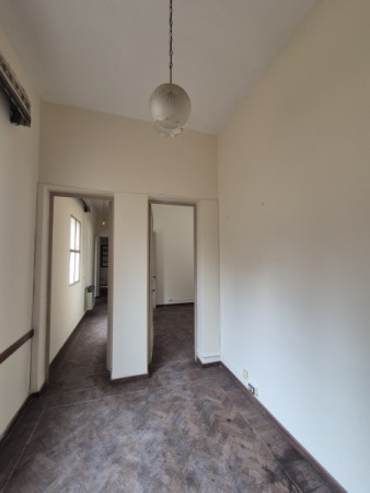 Departamento de tres ambientes en plena City Bancaria en San Martin 677