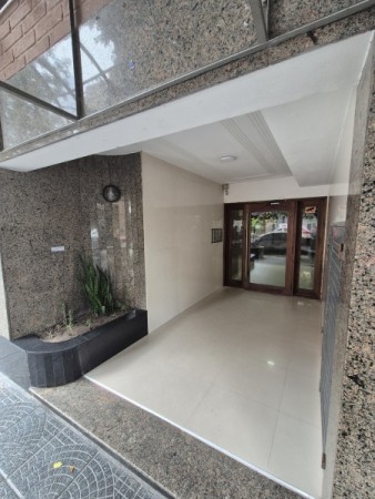 Departamento 1 dormitorio apto mascota en San Lorenzo 1.110 esquina Alberdi