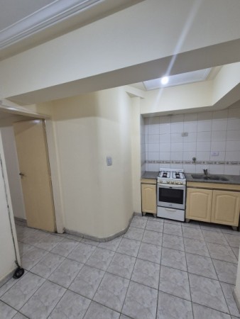 Departamento 1 dormitorio apto mascota en San Lorenzo 1.110 esquina Alberdi