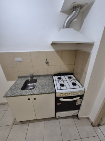 MONOAMBIENTE CON BALCON INTERNO EN BARRIO SUR ENTRE RIOS 749
