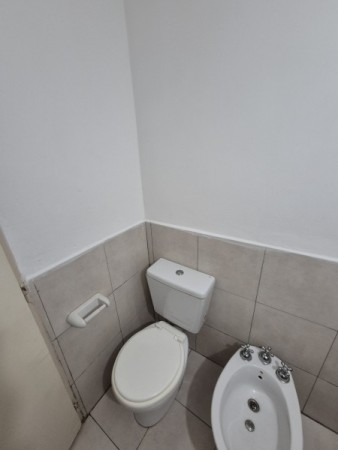 MONOAMBIENTE CON BALCON INTERNO EN BARRIO SUR ENTRE RIOS 749
