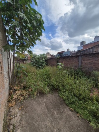 Terreno de 200 m2 con escritura en San Lorenzo 920