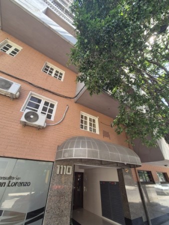 Departamento monoambiente en San Lorenzo 1.110 esquina Alberdi