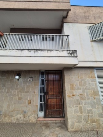IMPORTANTE CASA ESQUINA EN MENDOZA Y JUAN LUIS NOUGUES