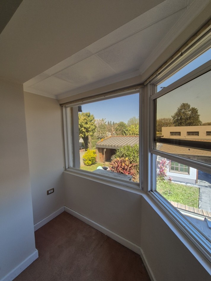 DUPLEX EN YERBA BUENA CON PILETA DE 4D EN CALLE PERU AL 1400