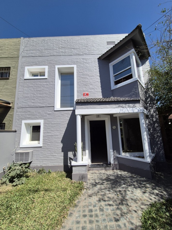 DUPLEX EN YERBA BUENA CON PILETA DE 4D EN CALLE PERU AL 1400