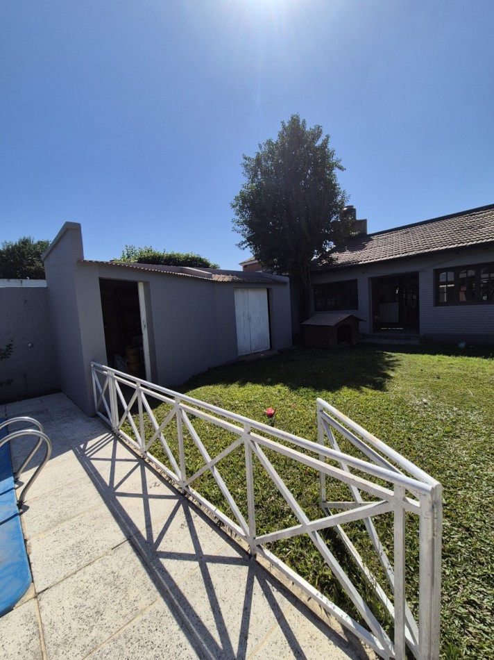 DUPLEX EN YERBA BUENA CON PILETA DE 4D EN CALLE PERU AL 1400