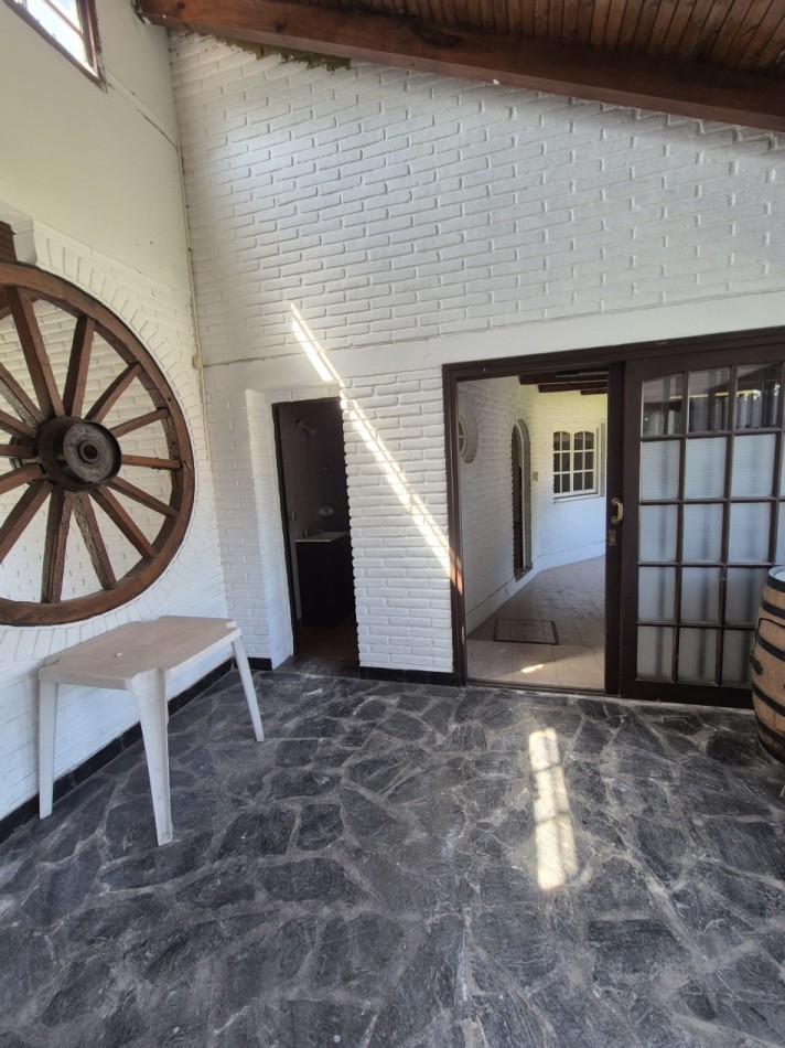 DUPLEX EN YERBA BUENA CON PILETA DE 4D EN CALLE PERU AL 1400