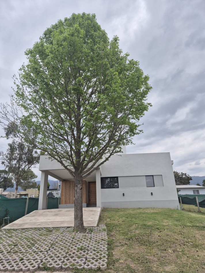 CASA A ESTRENAR APTA CREDITO EN BARRIO ALTOS DEL MANANTIAL EN LA RINCONADA YERBA BUENA