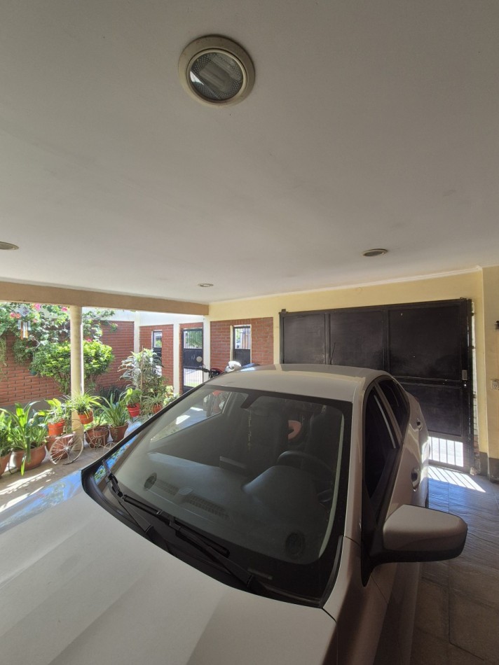 CASA APTA CREDITO EN BARRIO ATSA CINCO DORMITORIOS Y PILETA ALTURA AVENIDA EJERCITO DEL NORTE AL 1700