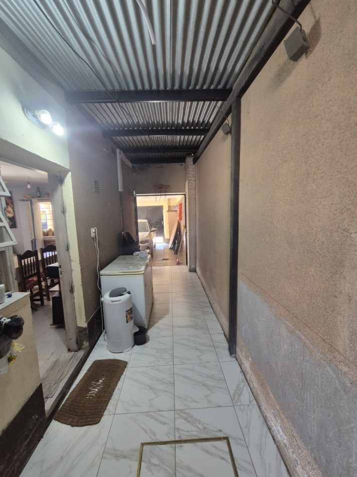 CASA APTA CREDITO EN BARRIO ATSA CINCO DORMITORIOS Y PILETA ALTURA AVENIDA EJERCITO DEL NORTE AL 1700