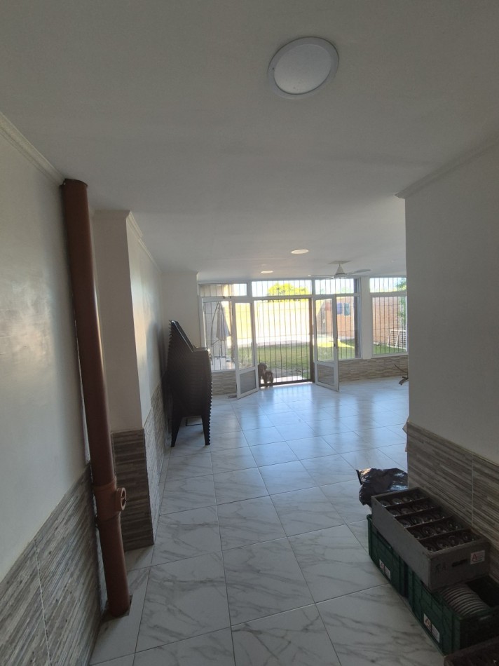 CASA APTA CREDITO EN BARRIO ATSA CINCO DORMITORIOS Y PILETA ALTURA AVENIDA EJERCITO DEL NORTE AL 1700