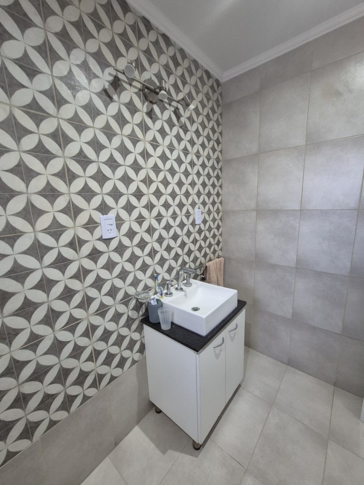 CASA APTA CREDITO EN BARRIO ATSA CINCO DORMITORIOS Y PILETA ALTURA AVENIDA EJERCITO DEL NORTE AL 1700