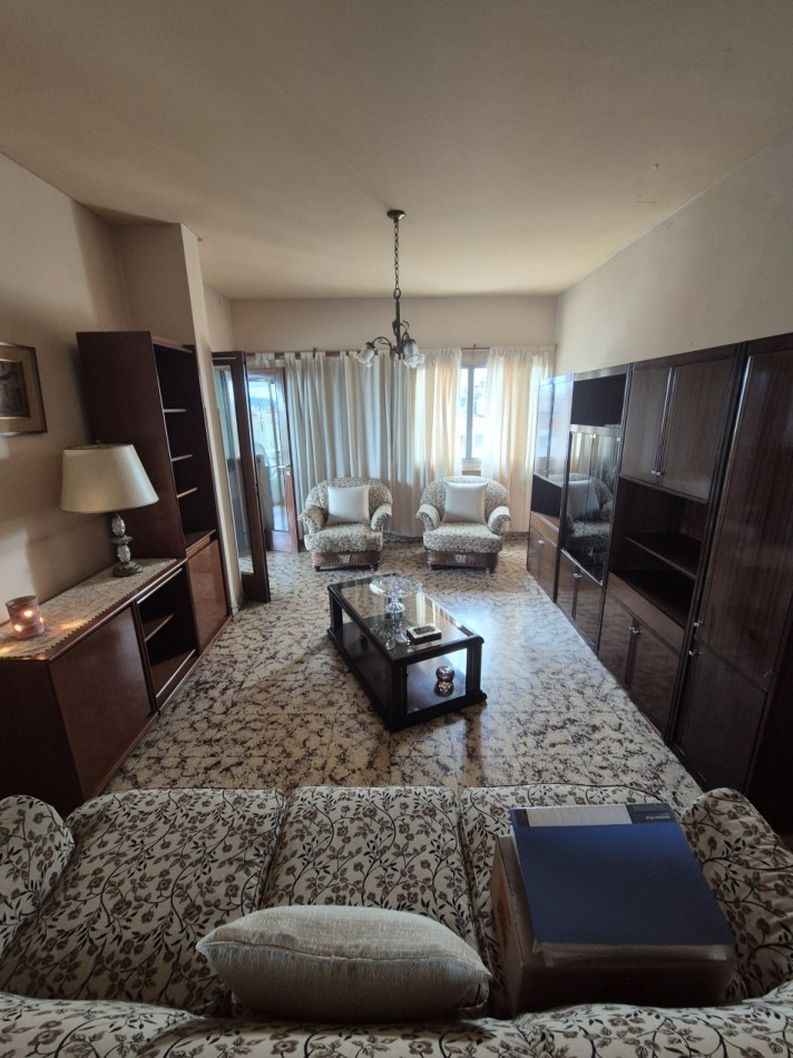 DEPARTAMENTO SEMIPISO DE TRES DORMITORIOS EN 24 DE SETIEMBRE Y LAS HERAS CON TERRAZA 