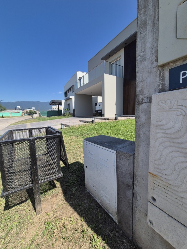 HERMOSO LOTE CENTRAL  DE 372 M2 EN COUNTRY VIENTO SUR EN SAN PABLO