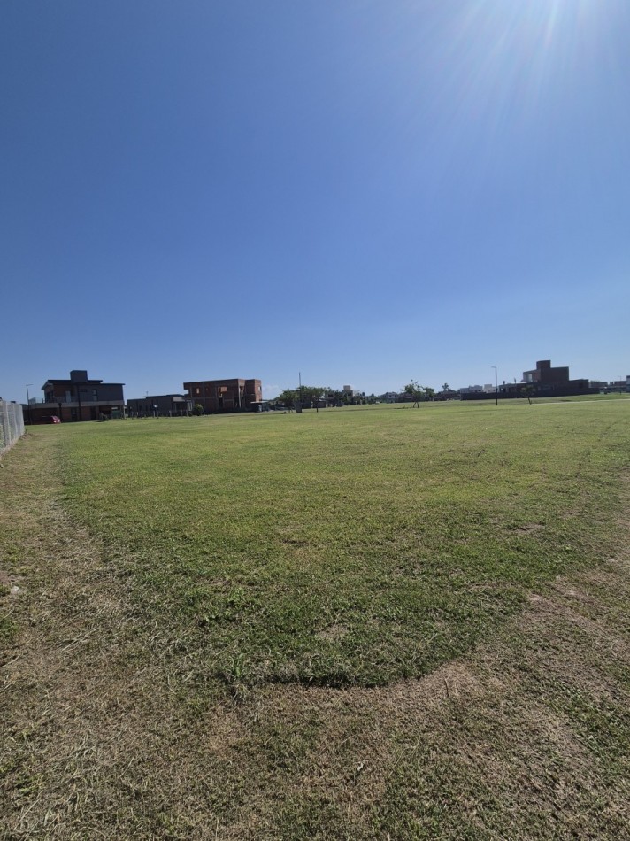 HERMOSO LOTE CENTRAL  DE 372 M2 EN COUNTRY VIENTO SUR EN SAN PABLO