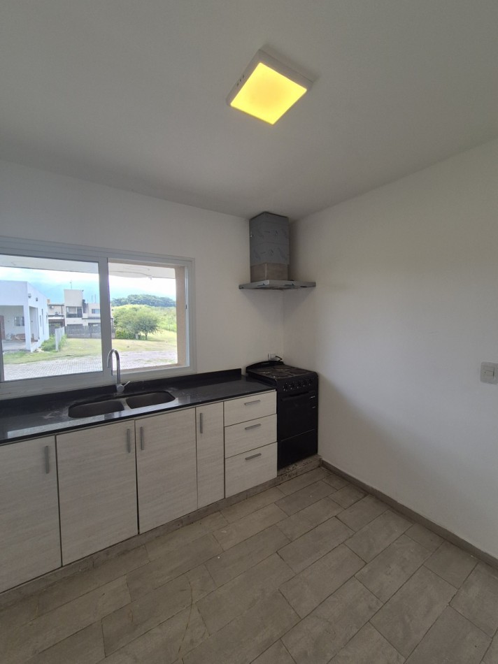 CASA APTA CREDITO 3 DORMITORIOS EN COUNTRY PRADERAS DEL NOGAL EN LOS NOGALES