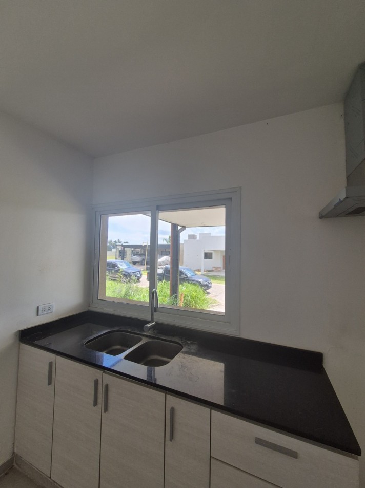 CASA APTA CREDITO 3 DORMITORIOS EN COUNTRY PRADERAS DEL NOGAL EN LOS NOGALES