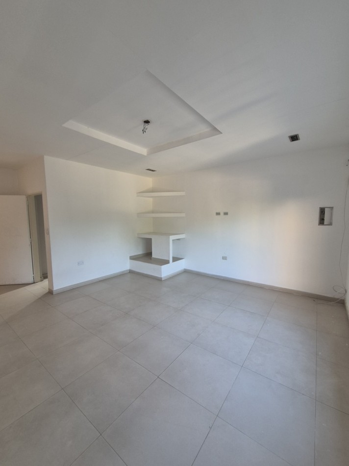 CASA DE 4 DORMITORIOS CON PILETA EN CRISOSTOMO 2700 APTA CREDITO