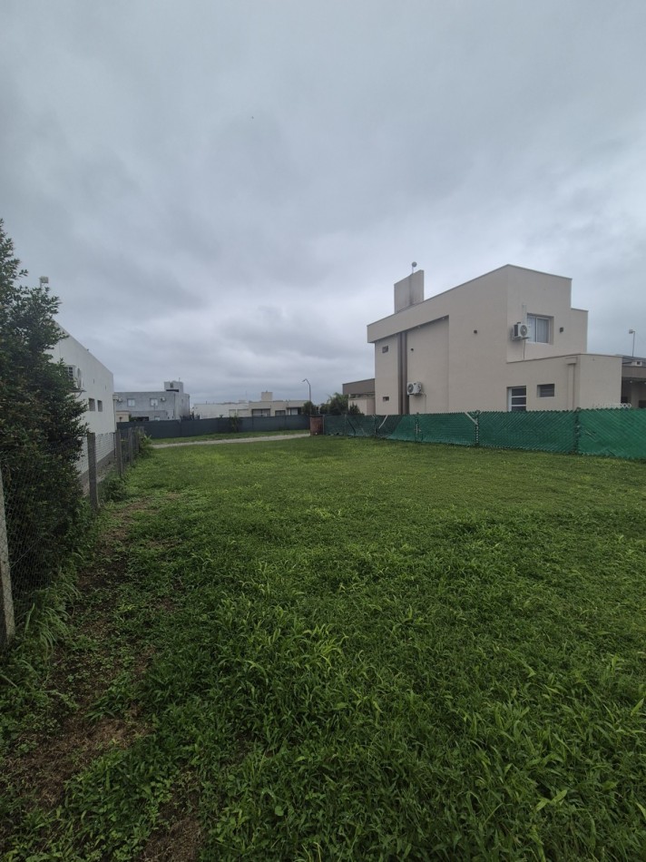 TERRENO EN BARRIO CERRADO ALTOS DEL CEVIL 2 CON ESCRITURA