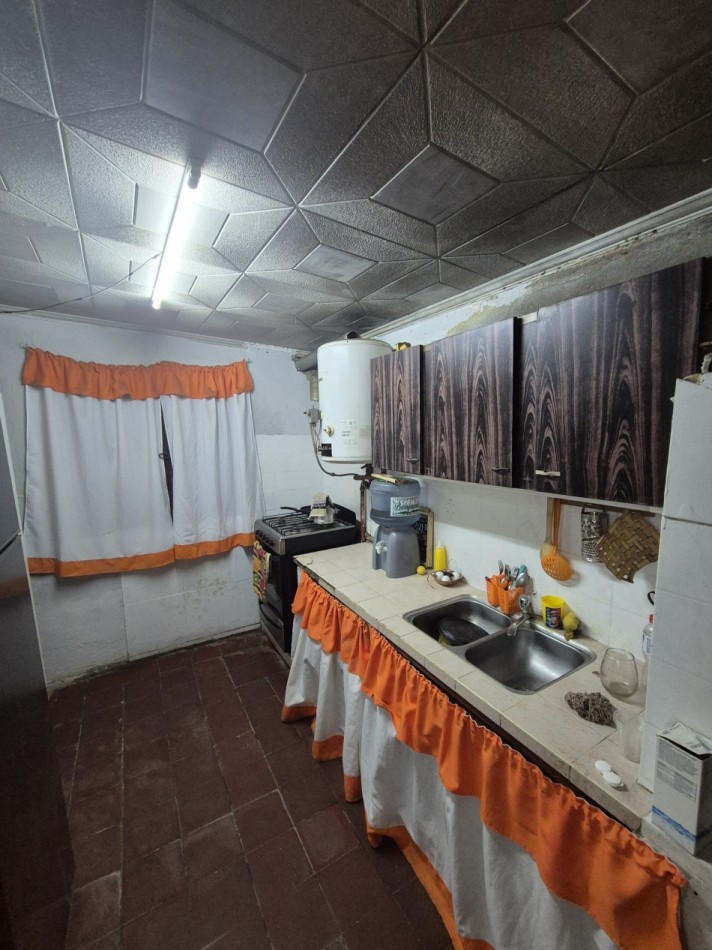 CASA DE TRES DORMITORIOS EN BARRIO ZENON SANTILLAN ALTURA CHILE AL 3100 APTA CREDITO 