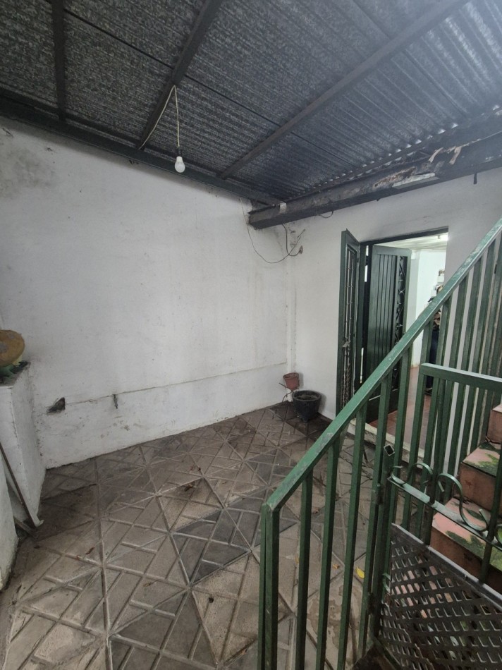 CASA DE TRES DORMITORIOS EN BARRIO ZENON SANTILLAN ALTURA CHILE AL 3100 APTA CREDITO 