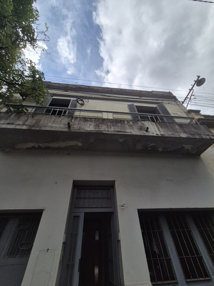 CASA PARA VIVIENDA O COMERCIAL A REMODELAR EN GENERAL PAZ 1400 ENTRE AVENIDA ALEM Y MIGUEL LILLO APTA CREDITO