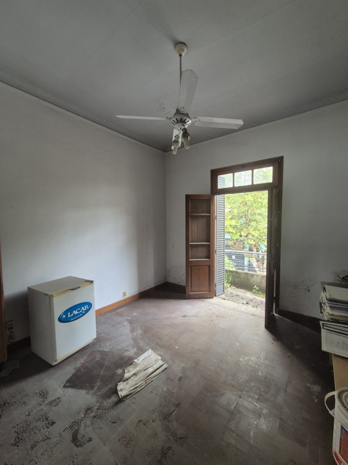 CASA PARA VIVIENDA O COMERCIAL A REMODELAR EN GENERAL PAZ 1400 ENTRE AVENIDA ALEM Y MIGUEL LILLO APTA CREDITO