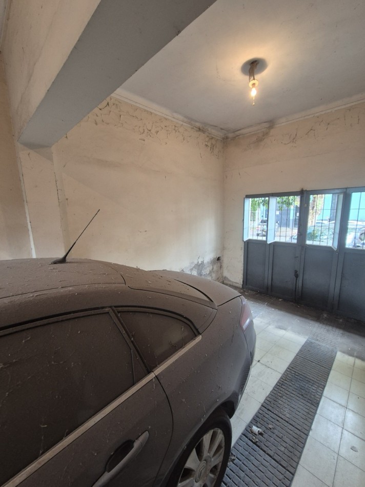 CASA PARA VIVIENDA O COMERCIAL A REMODELAR EN GENERAL PAZ 1400 ENTRE AVENIDA ALEM Y MIGUEL LILLO APTA CREDITO