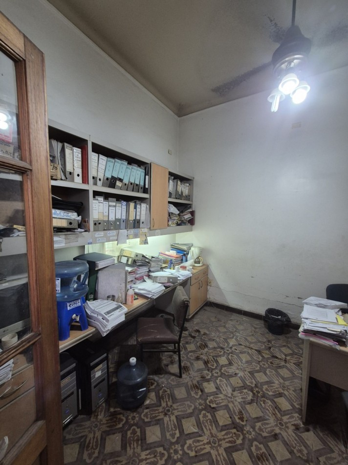 CASA PARA VIVIENDA O COMERCIAL A REMODELAR EN GENERAL PAZ 1400 ENTRE AVENIDA ALEM Y MIGUEL LILLO APTA CREDITO