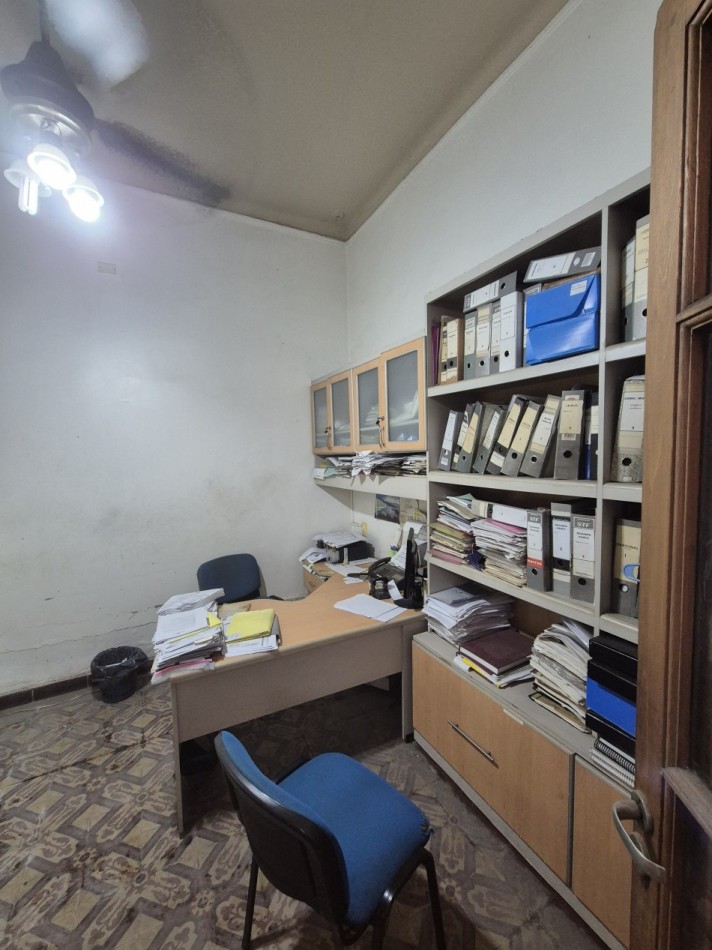 CASA PARA VIVIENDA O COMERCIAL A REMODELAR EN GENERAL PAZ 1400 ENTRE AVENIDA ALEM Y MIGUEL LILLO APTA CREDITO