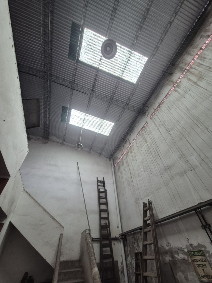 CASA PARA VIVIENDA O COMERCIAL A REMODELAR EN GENERAL PAZ 1400 ENTRE AVENIDA ALEM Y MIGUEL LILLO APTA CREDITO