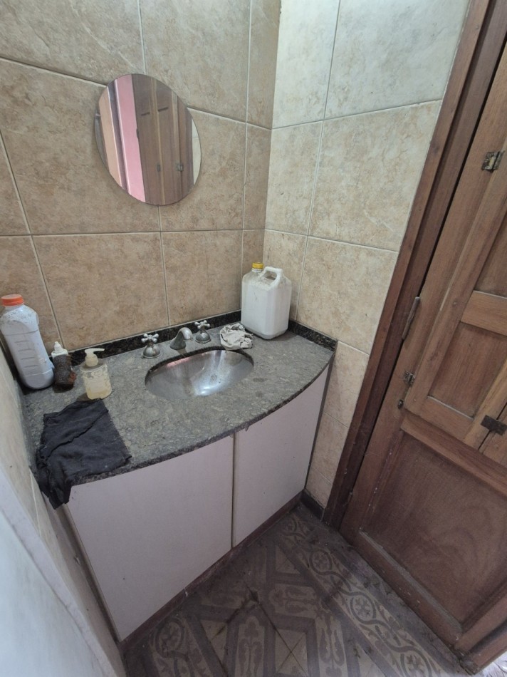 CASA PARA VIVIENDA O COMERCIAL A REMODELAR EN GENERAL PAZ 1400 ENTRE AVENIDA ALEM Y MIGUEL LILLO APTA CREDITO