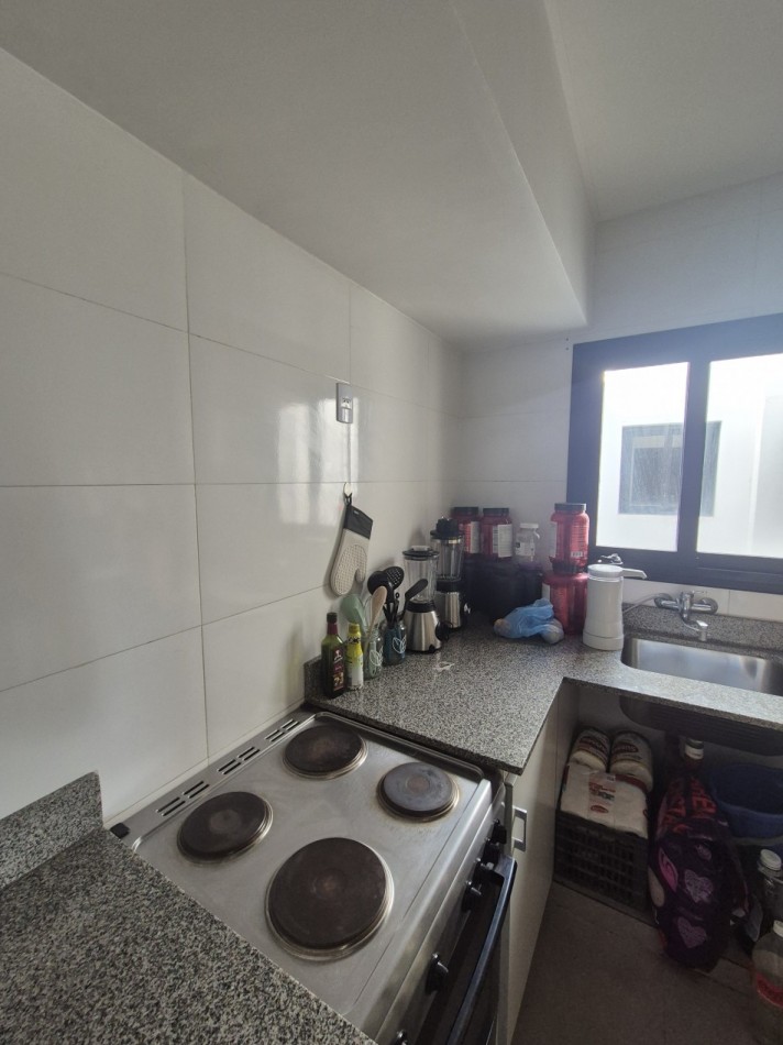 DEPARTAMENTO DE UN DORMITORIO AMPLIO CON BALCON Y COCHERA ZONA AVENIDA MATE DE LUNA AL 4000