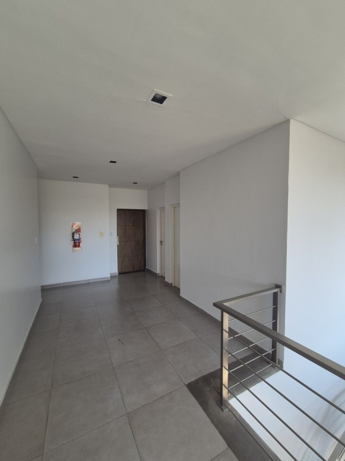 DEPARTAMENTO DE UN DORMITORIO AMPLIO CON BALCON Y COCHERA ZONA AVENIDA MATE DE LUNA AL 4000