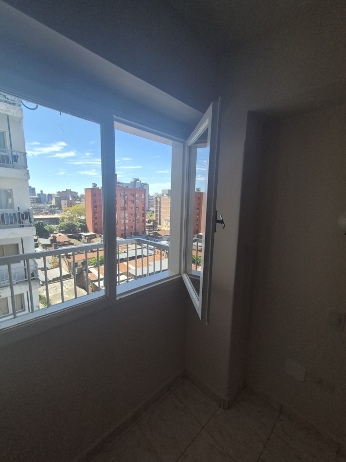DEPARTAMENTO DE UN DORMITORIO CON BALCON EN GENERAL PAZ AL 900 OPORTUNIDAD