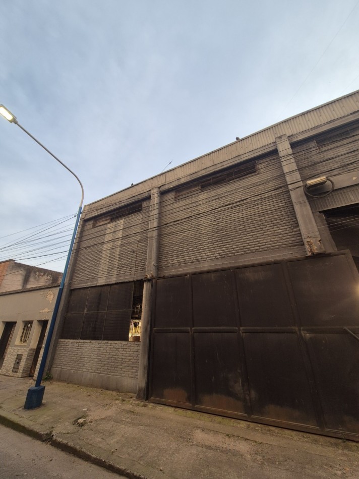 IMPORTANTE INMUEBLE DE 1.300 M2 A METROS PARQUE 9 DE JULIO ZONA HOTELES APTO EDIFICIO