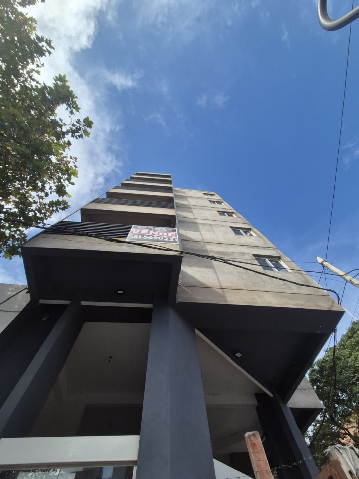LOCAL FINANCIADO EN SEIS CUOTAS EN VENTA EN AVENIDA AVELLANEDA Y CUBA A ESTRENAR