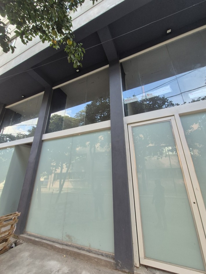 LOCAL FINANCIADO EN SEIS CUOTAS EN VENTA EN AVENIDA AVELLANEDA Y CUBA A ESTRENAR